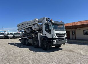 Cifa  en el chasis IVECO Trakker 500 camión hormigonera